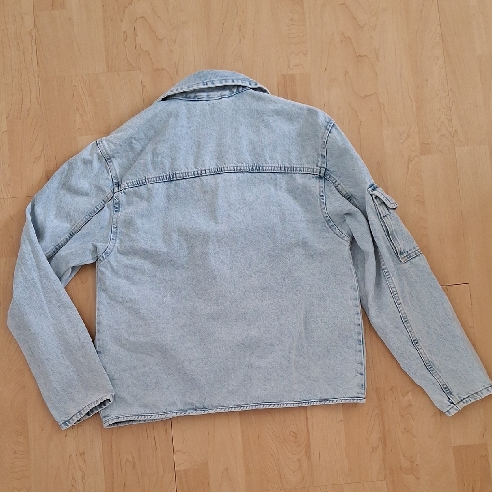 H&M Light Wash Cargo Utility Chore Denim Jacket Size XS - Picture 3 of 5